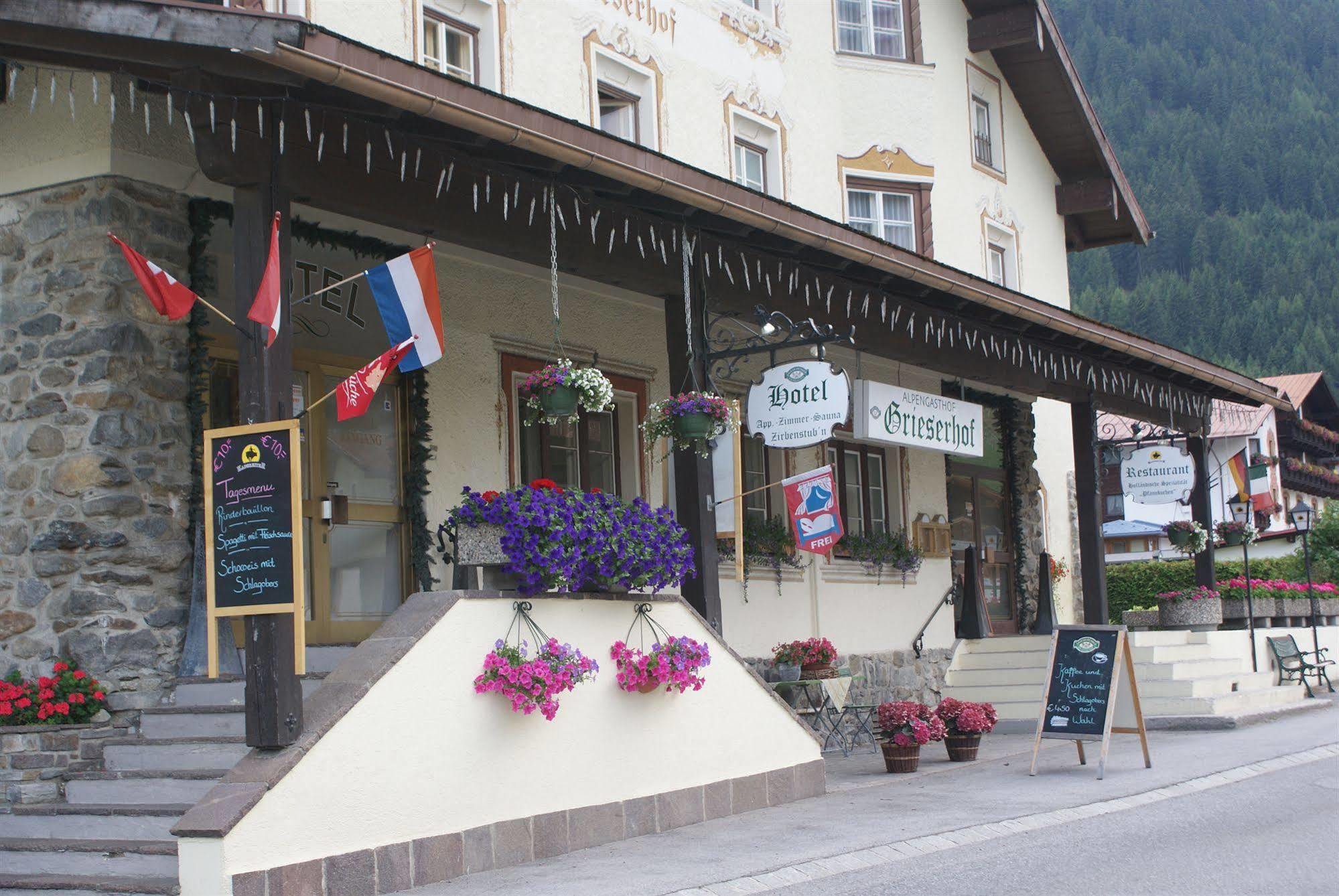 Alpengasthof Hotel Grieserhof Gries im Sellrain Exterior photo